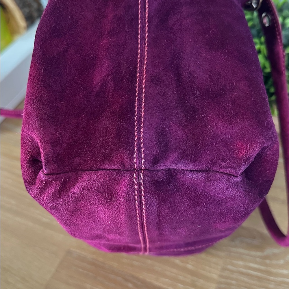 Authentic Vintage Prada Suede Triangle Logo Tote Bag –Plum color– Made in Italy - Picture 8 of 12